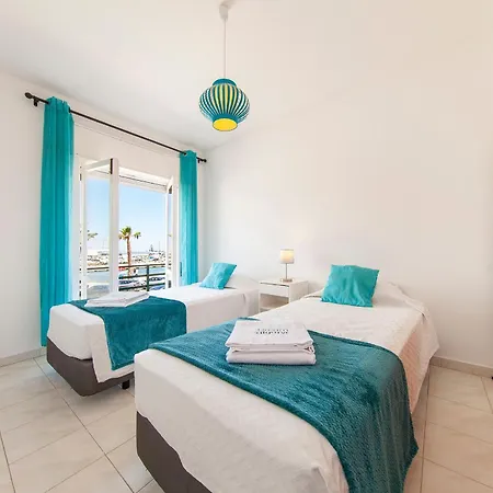 B77 - Im On Avenida In