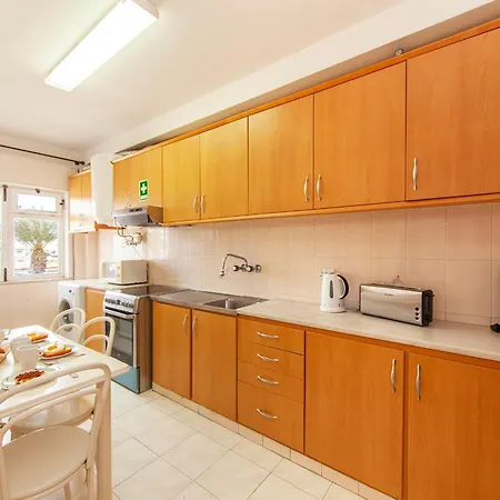 B77 - Im On Avenida In Apartament Lagos