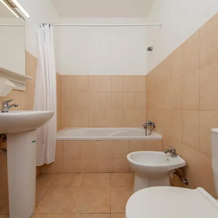 B77 - Im On Avenida In Apartament Lagos