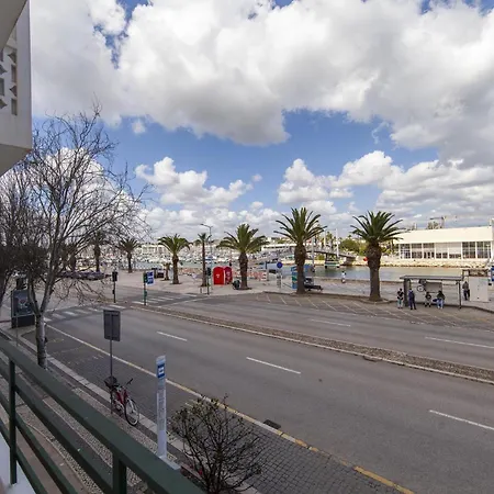 B77 - Marina View On Avenida Apartament *