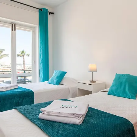Appartement B77 - River View In *