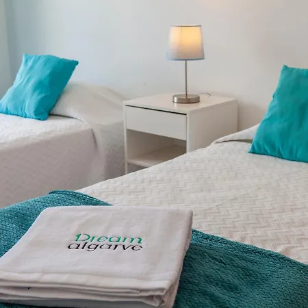 B77 - Im On Avenida In