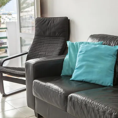 B77 - Im On Avenida In *